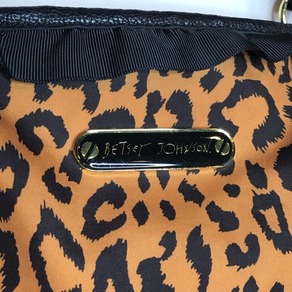 Betsey Johnson Leopard Print Large Zip Tote Bag - Picture 3 of 9